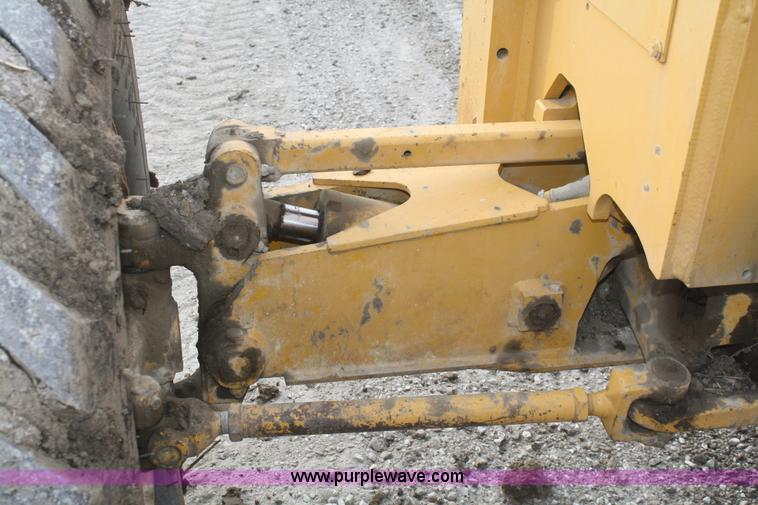 image for item F2993 1989 John Deere 770BH articulated motor grader