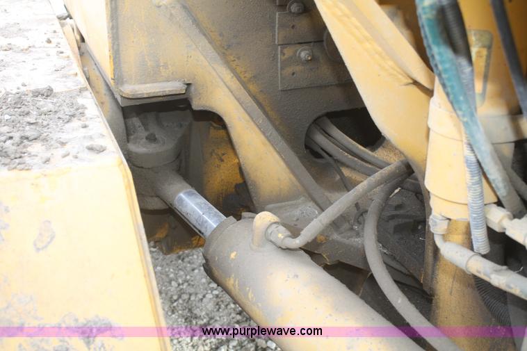 image for item F2993 1989 John Deere 770BH articulated motor grader