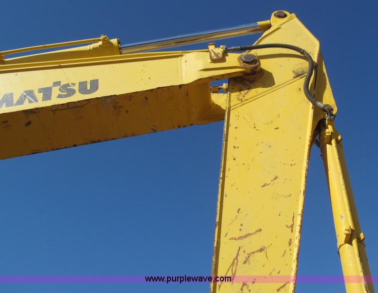 image for item F3128 2001 Komatsu PC228USLC-3 excavator