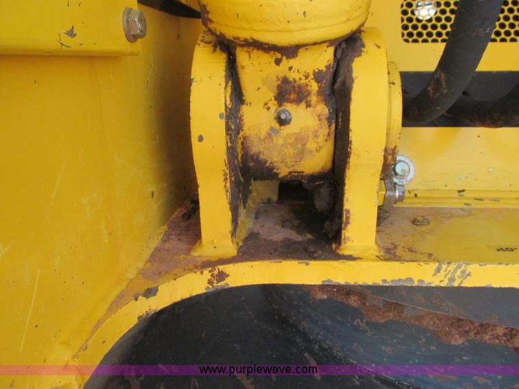 image for item F3128 2001 Komatsu PC228USLC-3 excavator