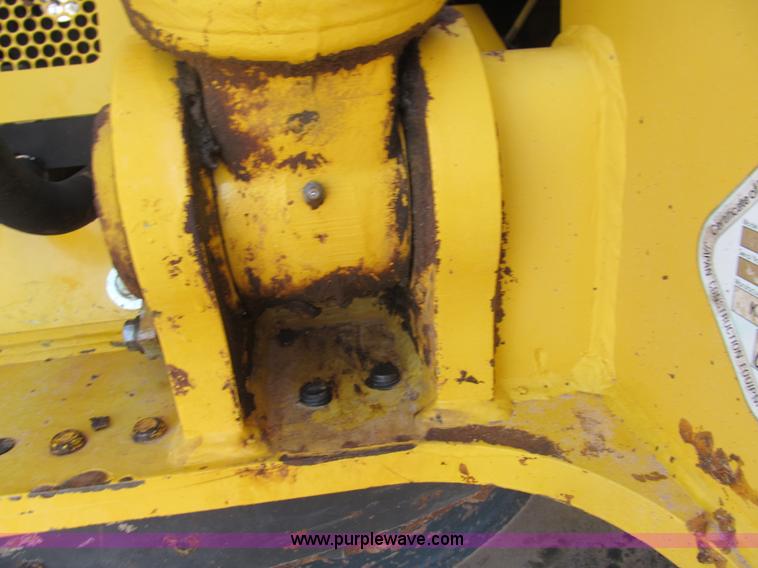 image for item F3128 2001 Komatsu PC228USLC-3 excavator