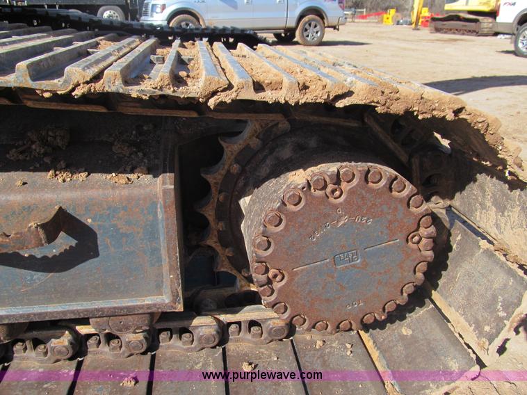 image for item F3128 2001 Komatsu PC228USLC-3 excavator
