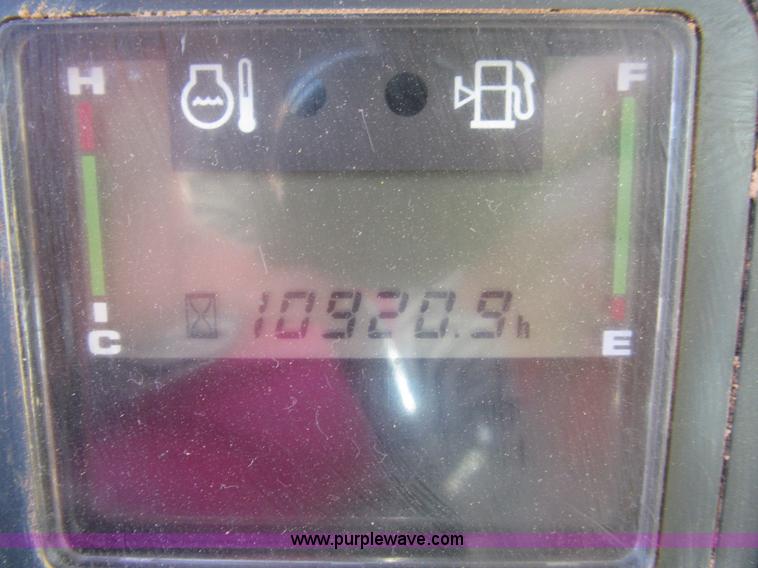 image for item F3128 2001 Komatsu PC228USLC-3 excavator