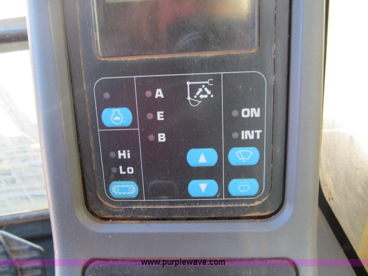 image for item F3128 2001 Komatsu PC228USLC-3 excavator