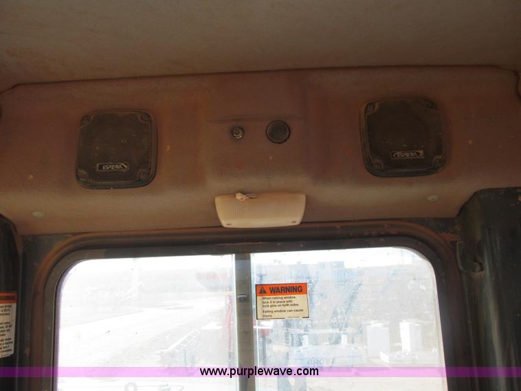 image for item F3128 2001 Komatsu PC228USLC-3 excavator