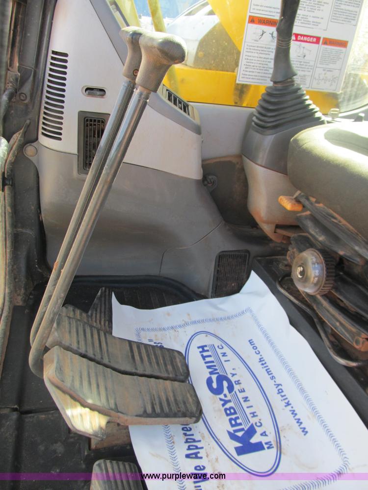 image for item F3128 2001 Komatsu PC228USLC-3 excavator