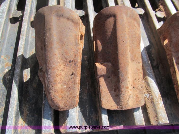 image for item F3128 2001 Komatsu PC228USLC-3 excavator