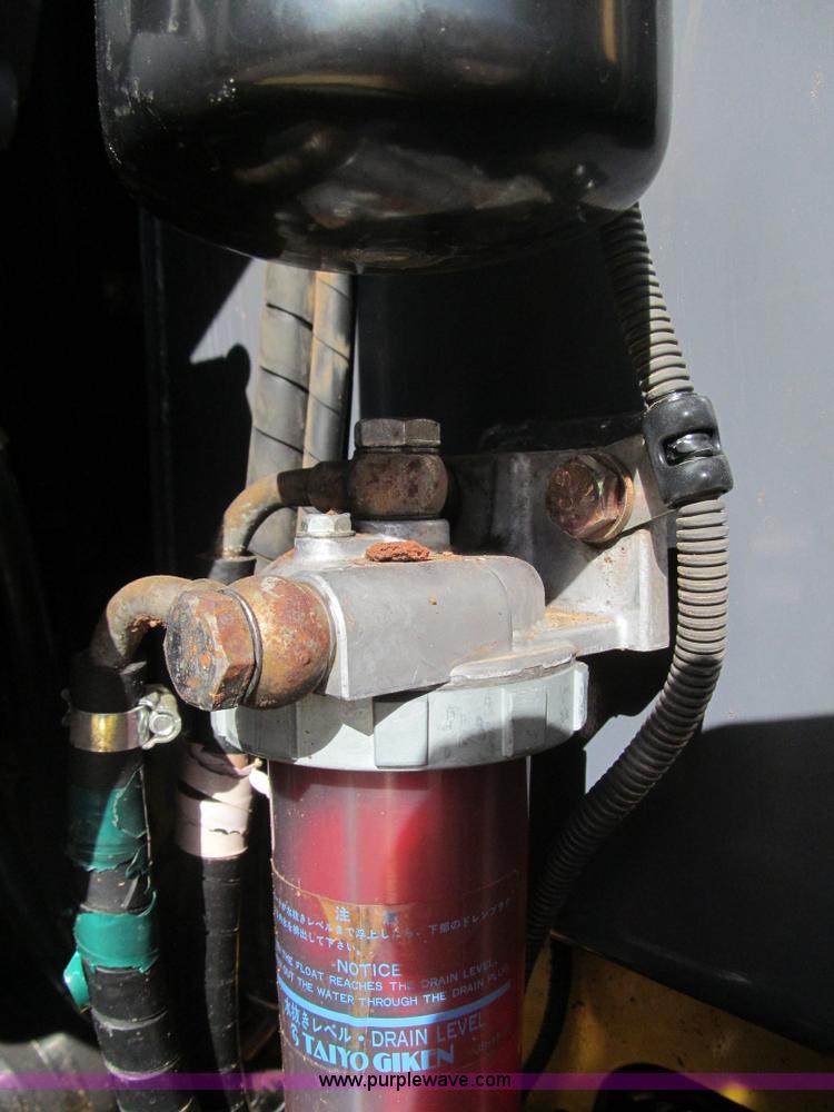 image for item F3128 2001 Komatsu PC228USLC-3 excavator