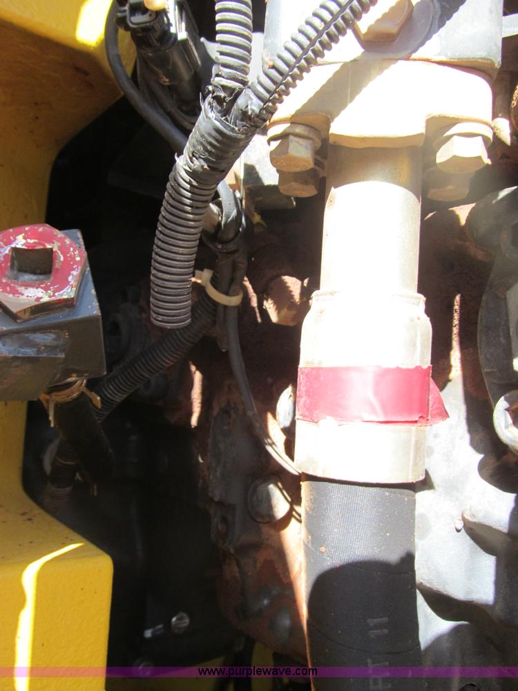 image for item F3128 2001 Komatsu PC228USLC-3 excavator