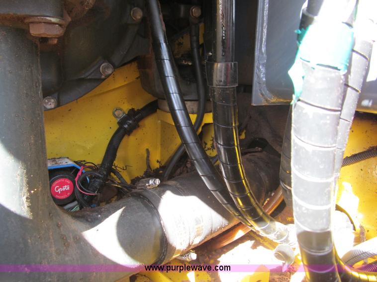 image for item F3128 2001 Komatsu PC228USLC-3 excavator