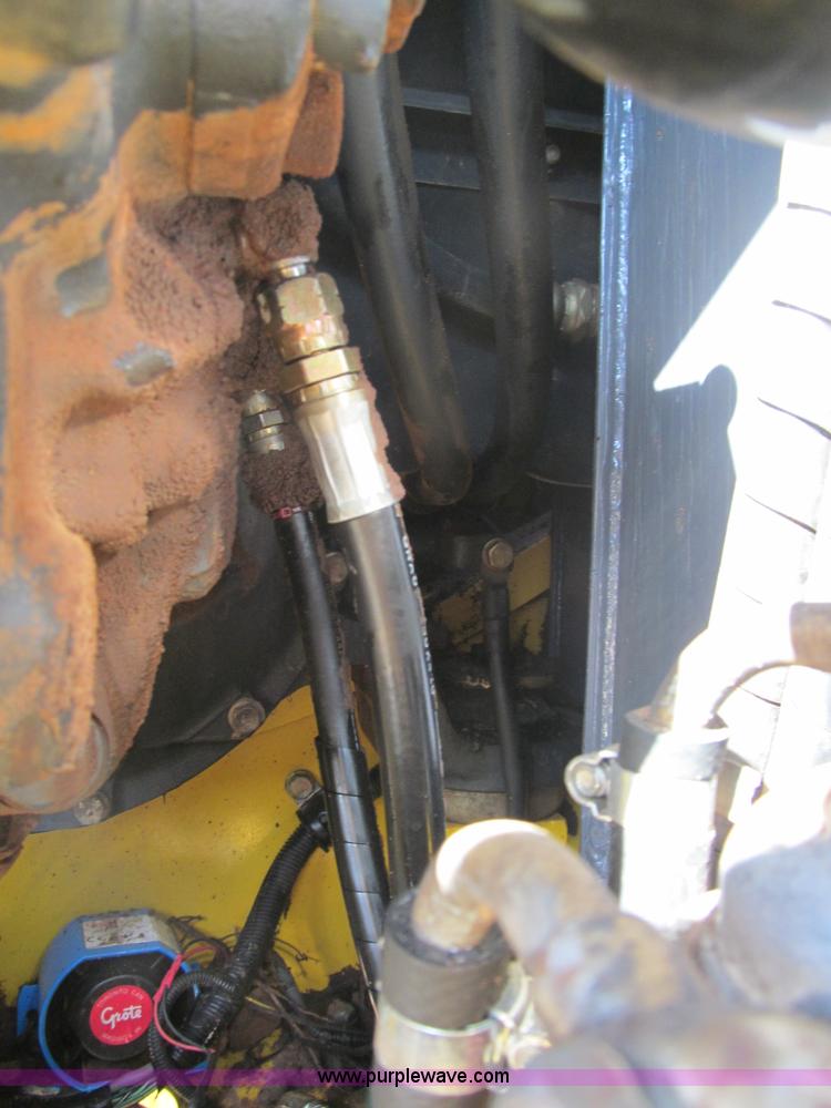 image for item F3128 2001 Komatsu PC228USLC-3 excavator