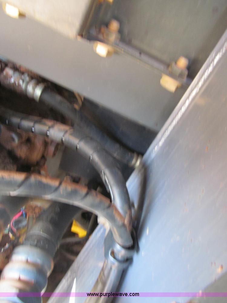 image for item F3128 2001 Komatsu PC228USLC-3 excavator