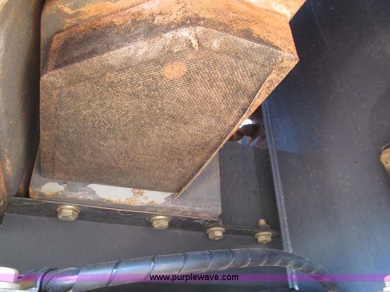 image for item F3128 2001 Komatsu PC228USLC-3 excavator