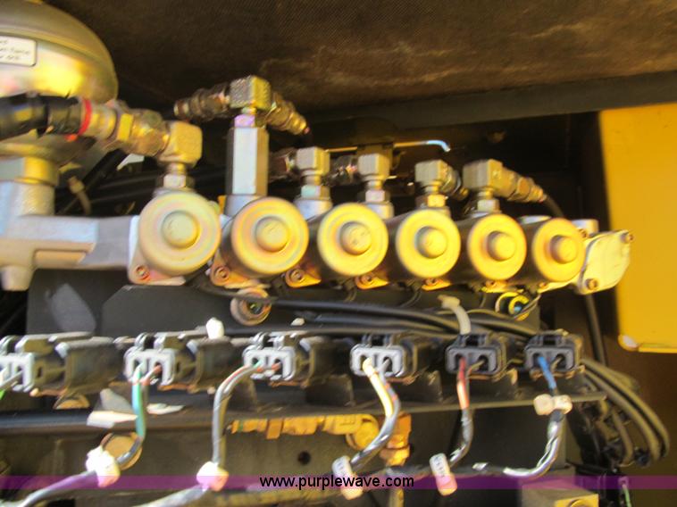 image for item F3128 2001 Komatsu PC228USLC-3 excavator