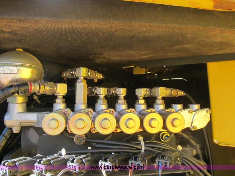 image for item F3128 2001 Komatsu PC228USLC-3 excavator