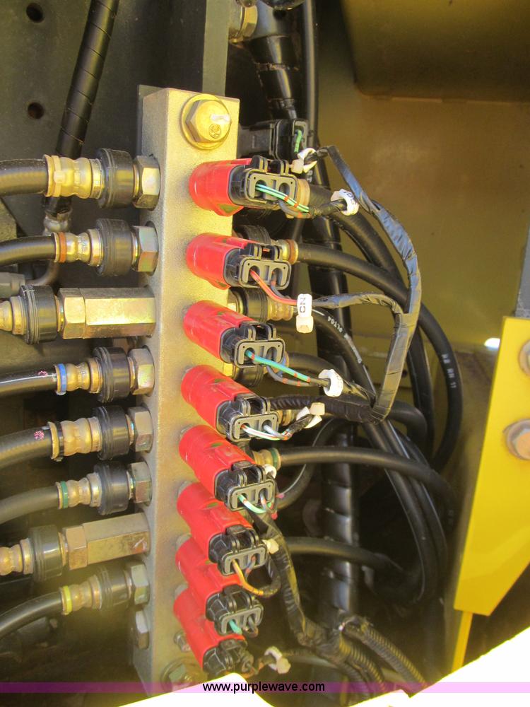 image for item F3128 2001 Komatsu PC228USLC-3 excavator