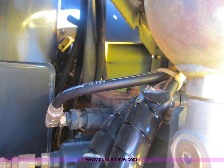 image for item F3128 2001 Komatsu PC228USLC-3 excavator