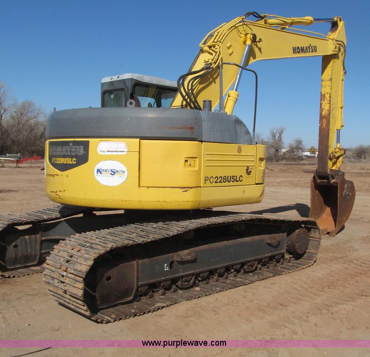 image for item F3128 2001 Komatsu PC228USLC-3 excavator