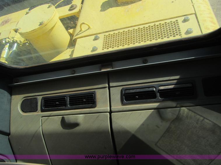 image for item F3131 2000 Komatsu PC300LC-6 excavator