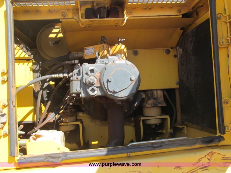 image for item F3131 2000 Komatsu PC300LC-6 excavator