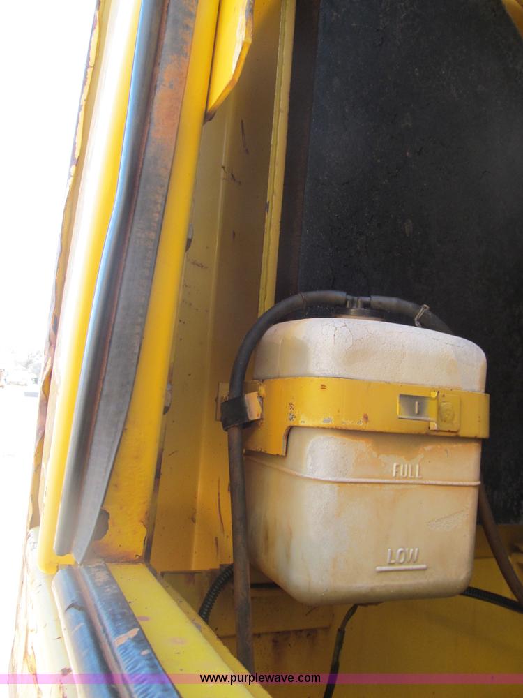 image for item F3131 2000 Komatsu PC300LC-6 excavator