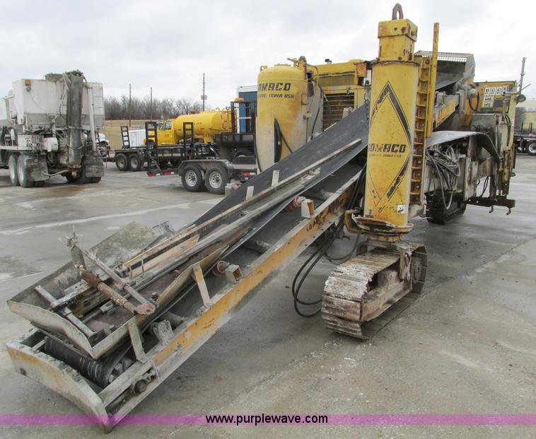 image for item F4387 1993 Gomaco GT6300 curb and gutter machine