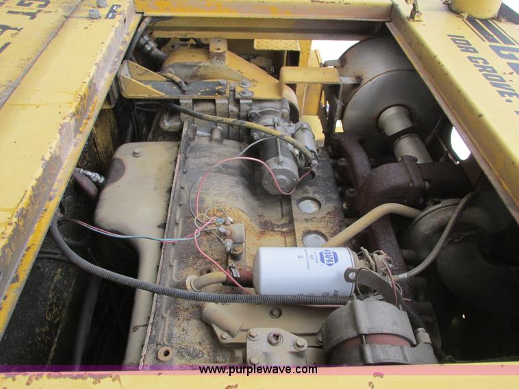 image for item F4387 1993 Gomaco GT6300 curb and gutter machine