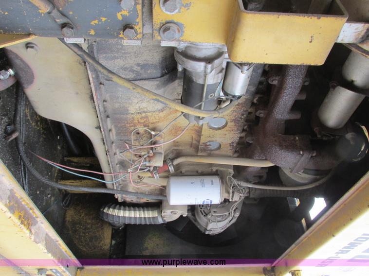 image for item F4387 1993 Gomaco GT6300 curb and gutter machine