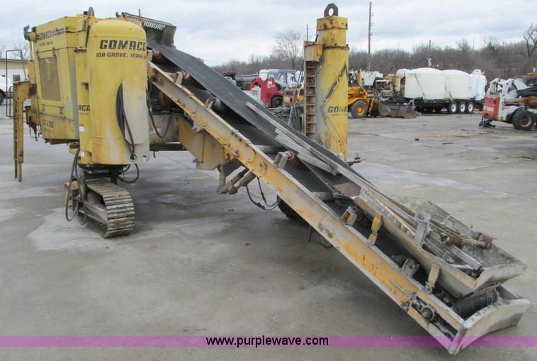 image for item F4387 1993 Gomaco GT6300 curb and gutter machine