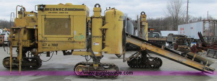 image for item F4387 1993 Gomaco GT6300 curb and gutter machine