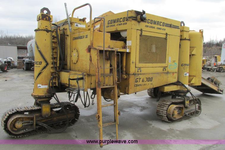 image for item F4387 1993 Gomaco GT6300 curb and gutter machine