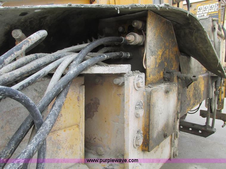 image for item F4387 1993 Gomaco GT6300 curb and gutter machine