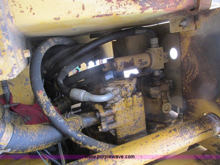 image for item F4387 1993 Gomaco GT6300 curb and gutter machine