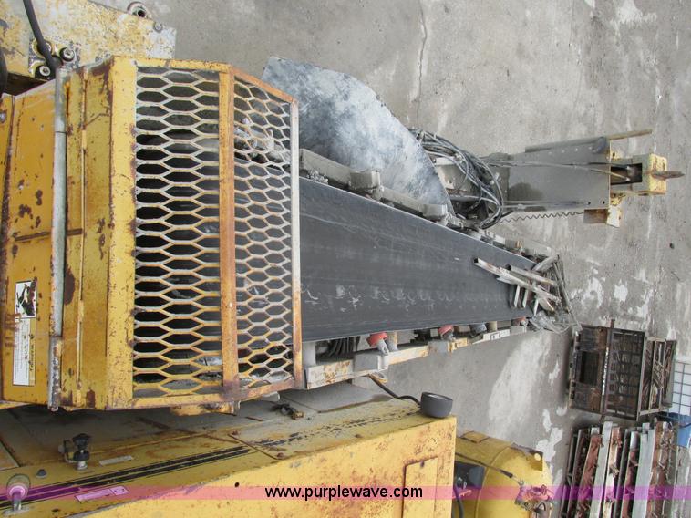 image for item F4387 1993 Gomaco GT6300 curb and gutter machine