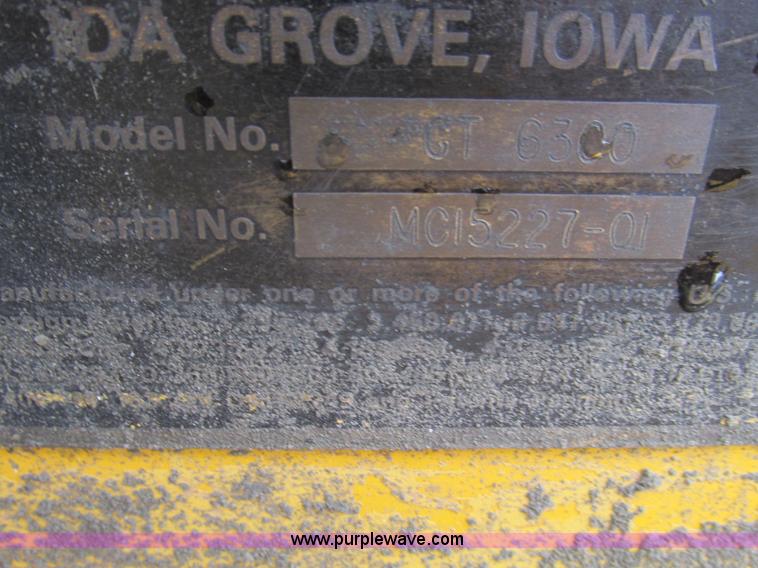 image for item F4387 1993 Gomaco GT6300 curb and gutter machine