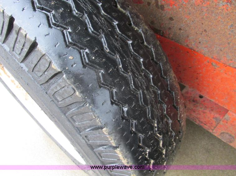 image for item F4398 1989 JFW 12' tandem axle trailer