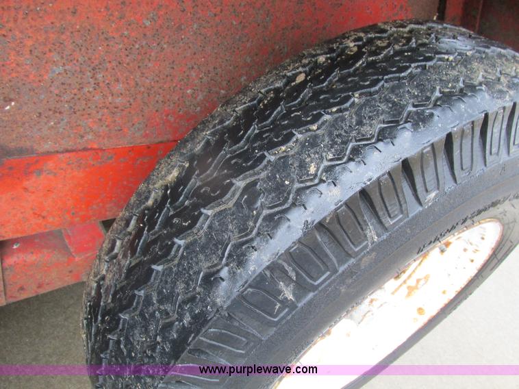 image for item F4398 1989 JFW 12' tandem axle trailer