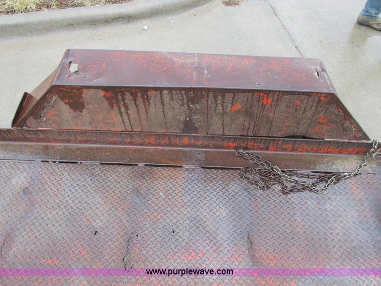 image for item F4398 1989 JFW 12' tandem axle trailer