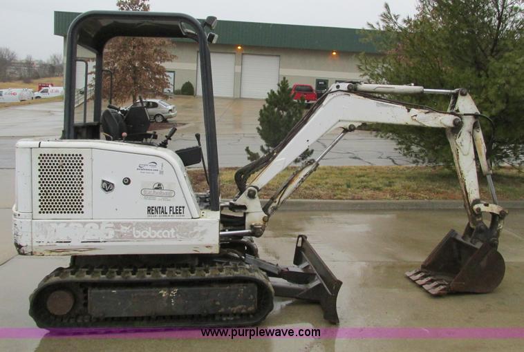 image for item F4401 1996 Bobcat 325 compact excavator