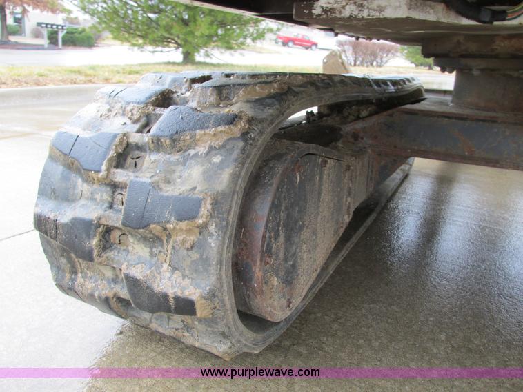 image for item F4401 1996 Bobcat 325 compact excavator