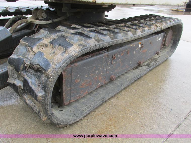 image for item F4401 1996 Bobcat 325 compact excavator