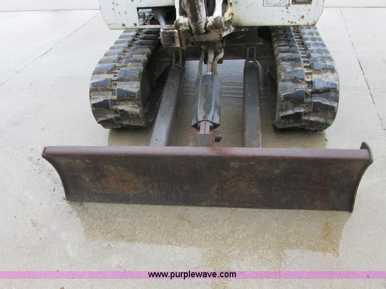 image for item F4401 1996 Bobcat 325 compact excavator