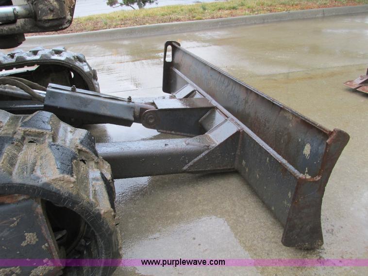 image for item F4401 1996 Bobcat 325 compact excavator