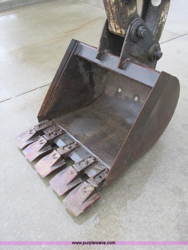 image for item F4401 1996 Bobcat 325 compact excavator