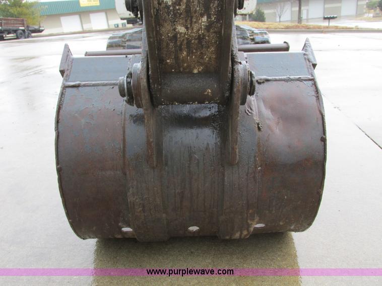 image for item F4401 1996 Bobcat 325 compact excavator