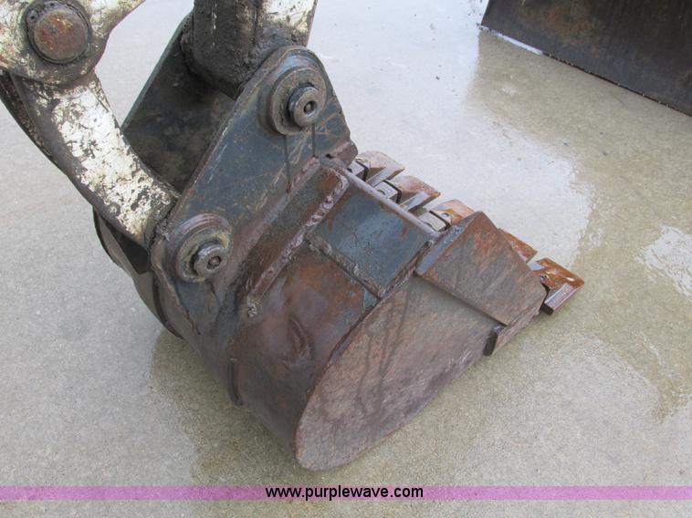 image for item F4401 1996 Bobcat 325 compact excavator