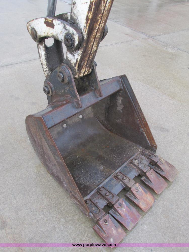 image for item F4401 1996 Bobcat 325 compact excavator