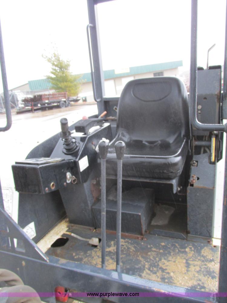 image for item F4401 1996 Bobcat 325 compact excavator