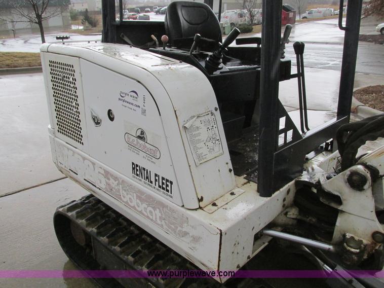 image for item F4401 1996 Bobcat 325 compact excavator