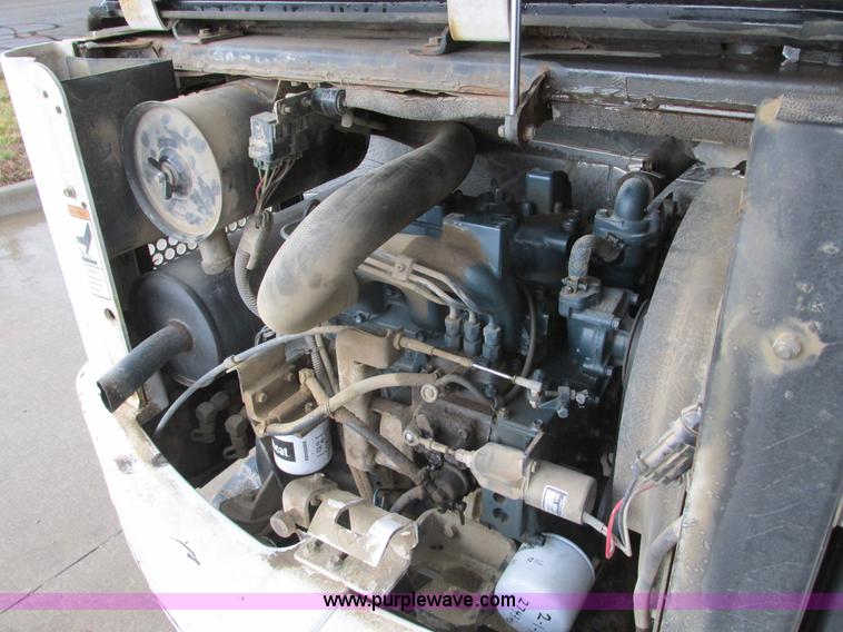 image for item F4401 1996 Bobcat 325 compact excavator